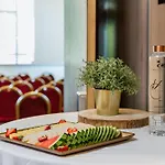 Hotel Doubletree By Hilton Lyon Eurexpo & 4*