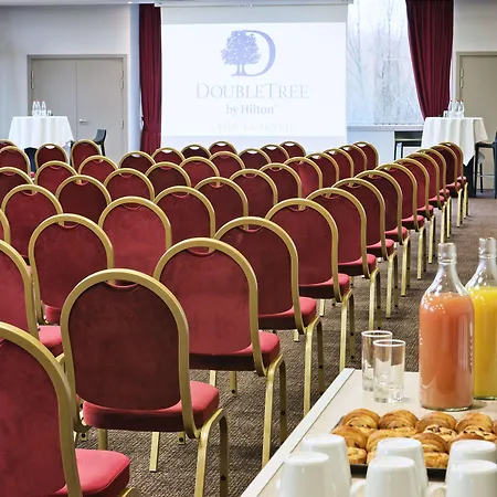 Hotel Doubletree By Hilton Lyon Eurexpo & 4*