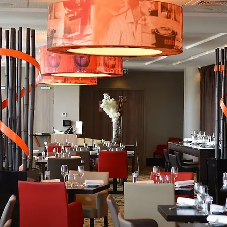 Hotel Doubletree By Hilton Lyon Eurexpo & 4*