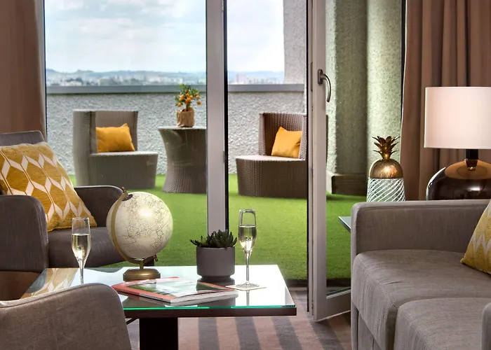 Doubletree By Hilton Lyon Eurexpo & 4* Saint-Priest (Rhone)