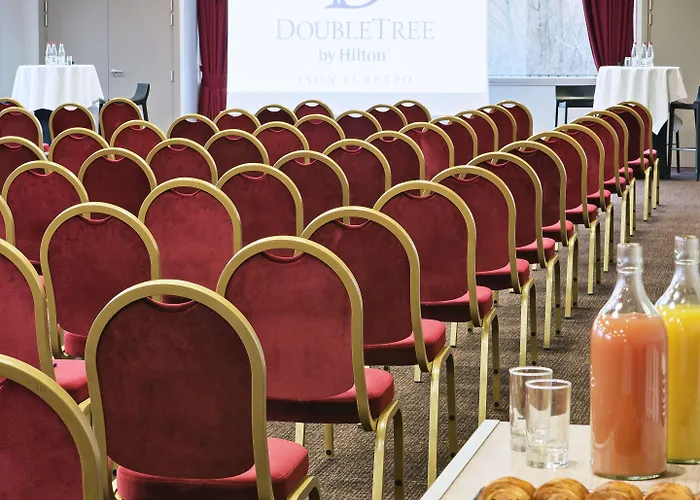 Hotel Doubletree By Hilton Lyon Eurexpo & 4*