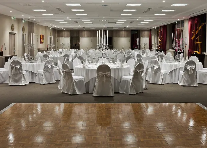 Doubletree By Hilton Lyon Eurexpo & 4* Saint-Priest (Rhone)