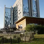 Doubletree By Hilton Lyon Eurexpo & 4* Saint-Priest