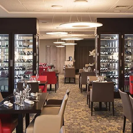 Hotel Doubletree By Hilton Lyon Eurexpo & 4*