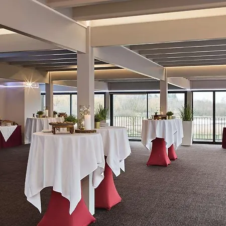 Doubletree By Hilton Lyon Eurexpo & סן פריסט