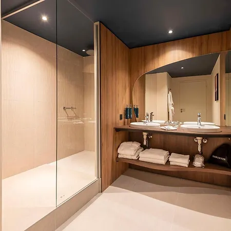 Doubletree By Hilton Lyon Eurexpo & מלון
