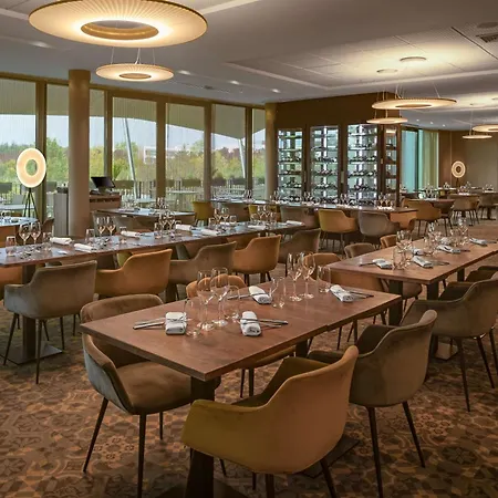 מלון Doubletree By Hilton Lyon Eurexpo & 4*