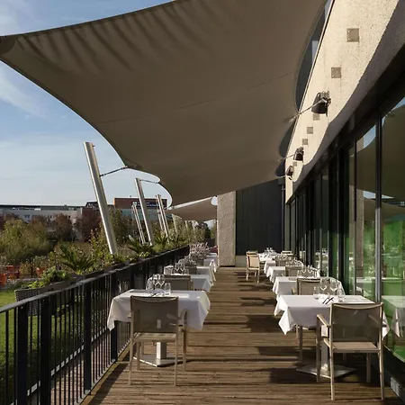 Doubletree By Hilton Lyon Eurexpo & 4* סן פריסט