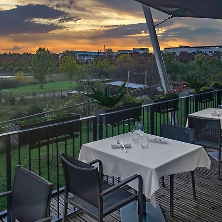 מלון Doubletree By Hilton Lyon Eurexpo &
