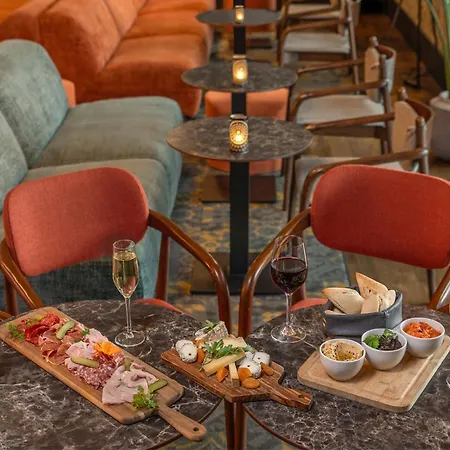 Doubletree By Hilton Lyon Eurexpo & Отель 4*