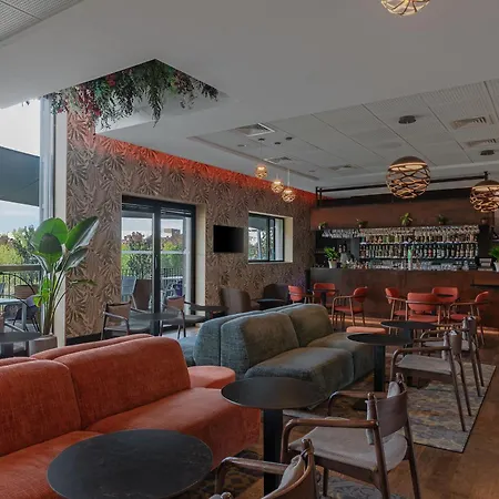 Hotel Doubletree By Hilton Lyon Eurexpo & 4*