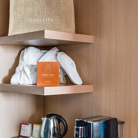 Отель Doubletree By Hilton Lyon Eurexpo & 4*