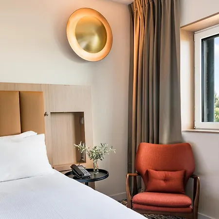 מלון Doubletree By Hilton Lyon Eurexpo &