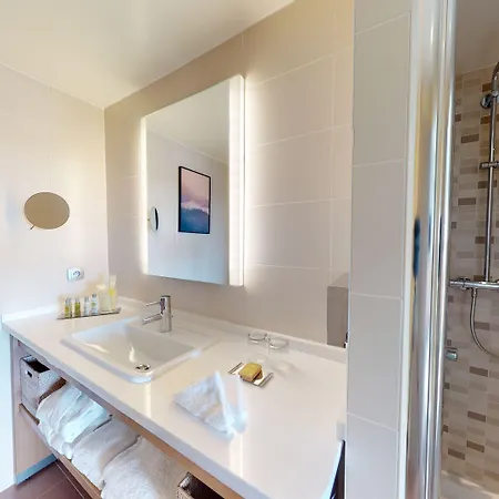 Doubletree By Hilton Lyon Eurexpo & 4*
