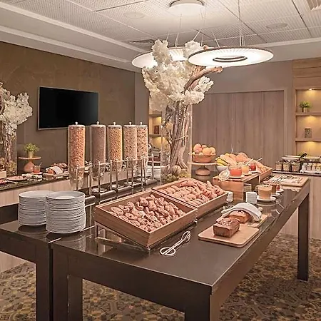 Doubletree By Hilton Lyon Eurexpo & Otel Saint-Priest (Rhone)