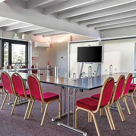 Hotel Doubletree By Hilton Lyon Eurexpo & 4*