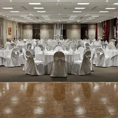 Doubletree By Hilton Lyon Eurexpo & 4* סן פריסט